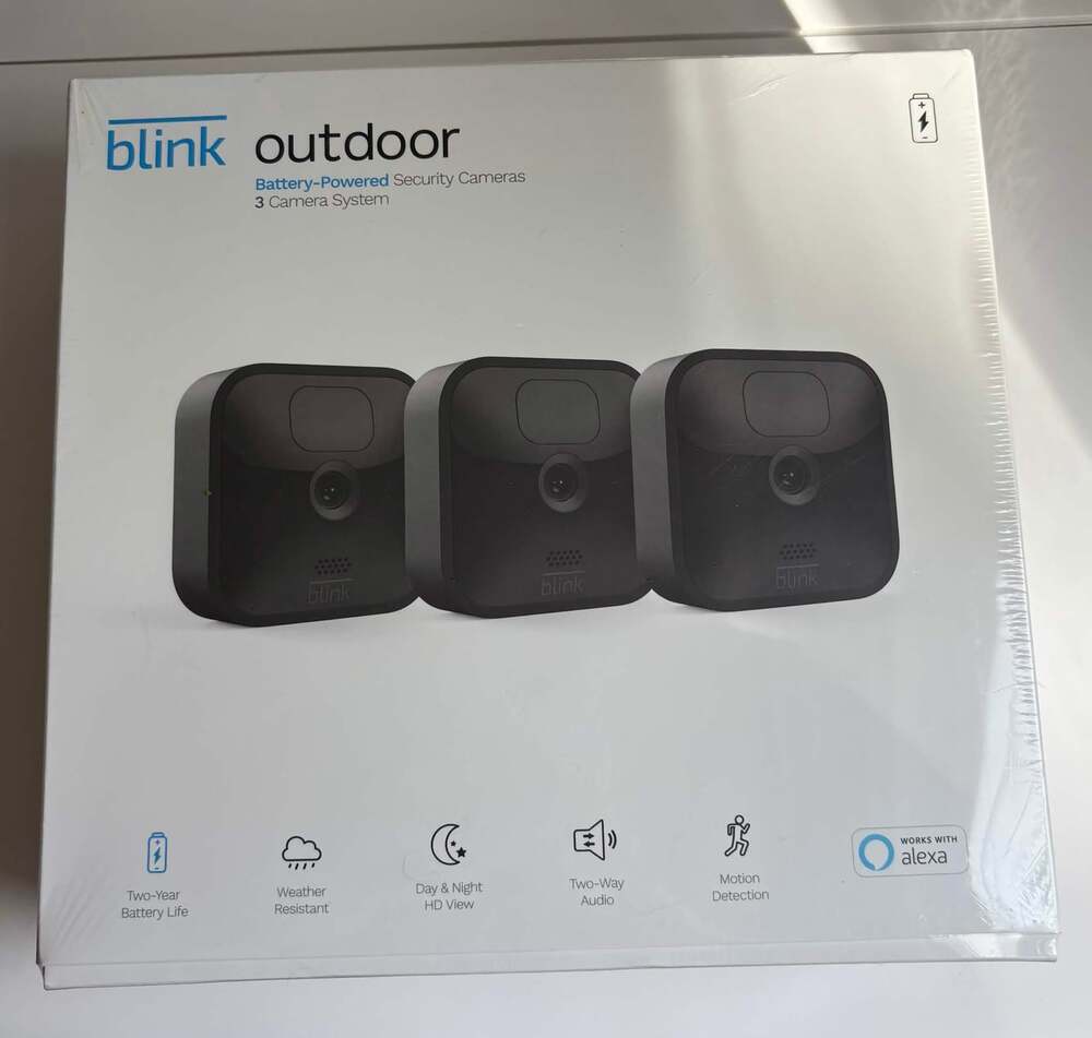 Blink Outdoor 3-Camera System Battery Powered Security Cameras